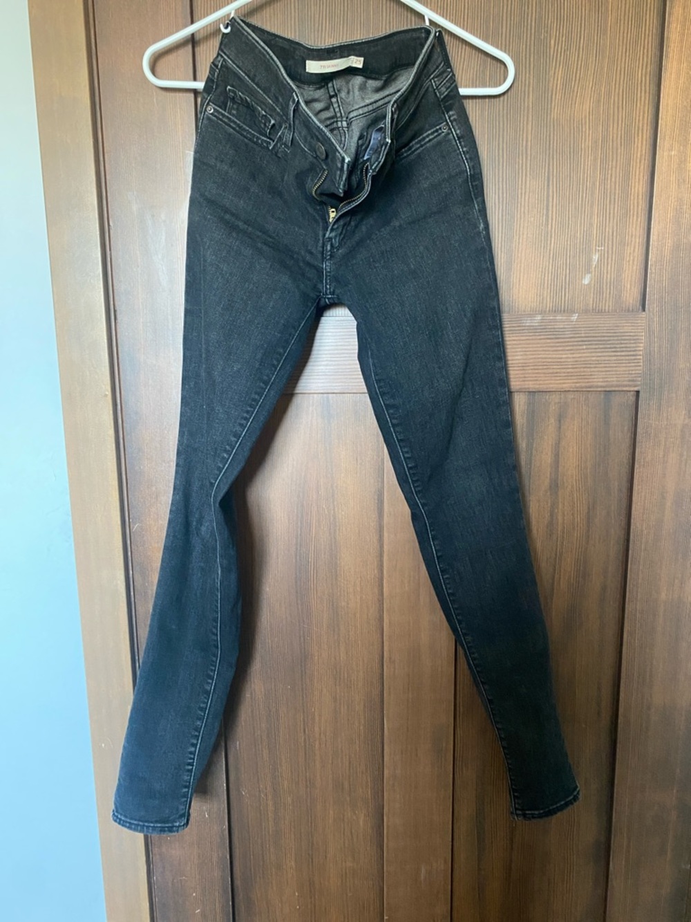 Levi’s 711 skinny jean